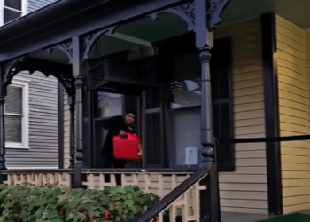 Off-duty NYPD officers stop woman trying to burn down Martin Luther King Jr.’s birth home in Atlanta – Law Officer